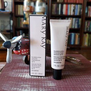 Foundation Primer Sunscreen SPF 15 - Mary Kay Exclusive